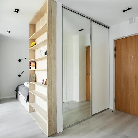 Brand New Smart House Center Apartment *