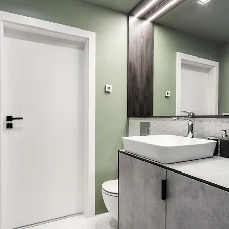 Brand New Smart House Center Апартаменти