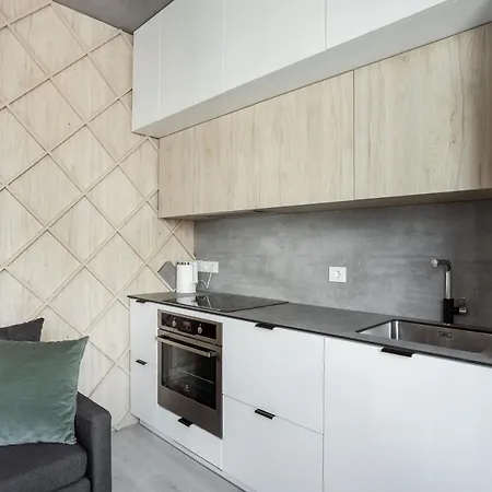 Brand New Smart House Center Apartment