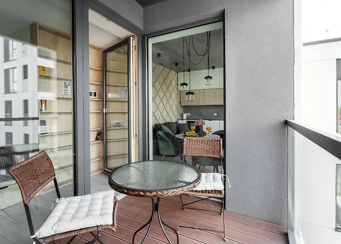 Brand New Smart House Center アパート *