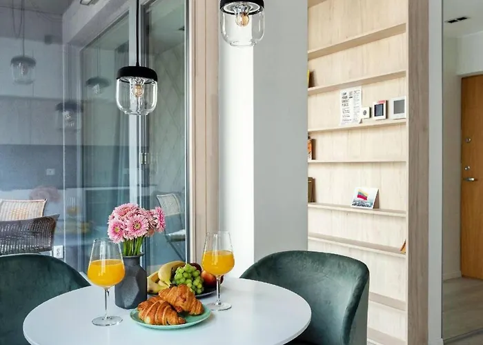 Brand New Smart House Center アパート