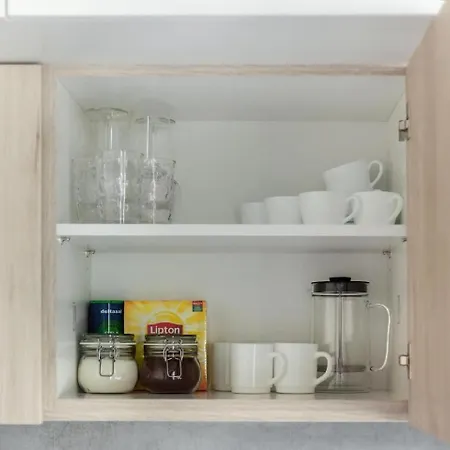 Brand New Smart House Center Apartment
